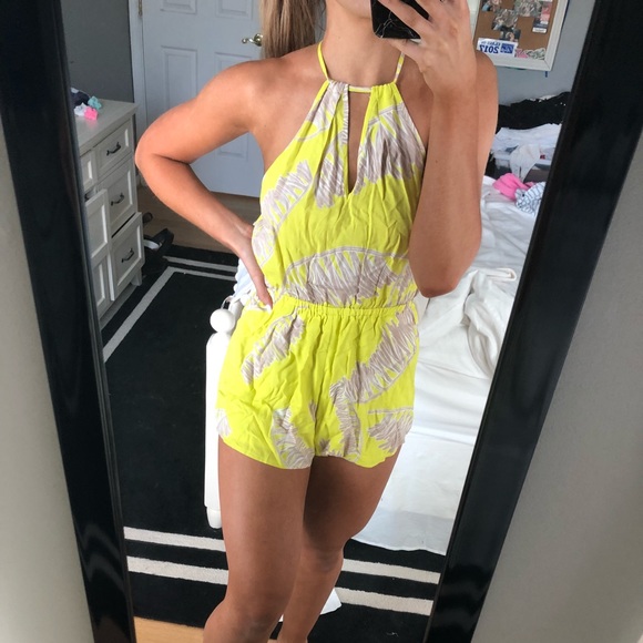 Bright leaf halter romper NWT - Picture 2 of 5